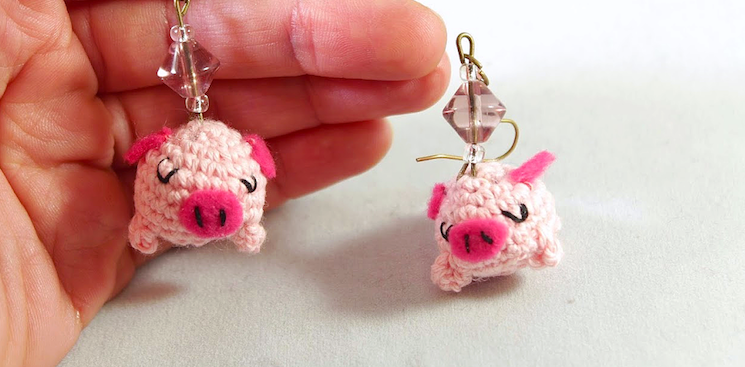 activité-manuelle-crochet-amigurumi-cochons-boucles-oreilles