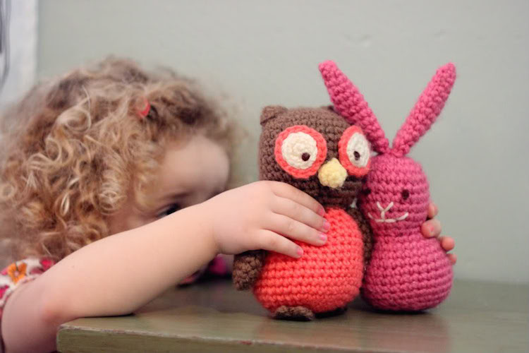 activité-manuelle-crochet-amigurumi-jouets-enfants-lapin-hibou