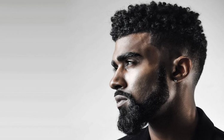 coiffure-afro-homme-cheveux-courts-bouclés-dégradé