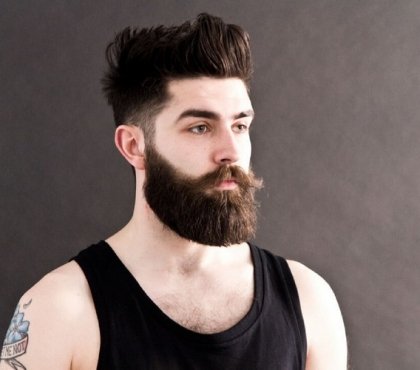 coupe-pompadour-barbe-hipster