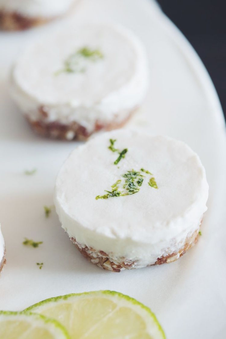recette-gateau-anniversaire-vegan-sans-cuisson-cheesecake-coco-citron-vert