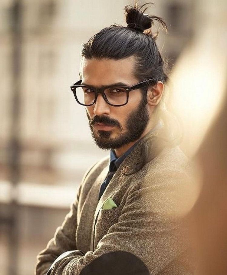 coupe-hipster-homme-man-bun-barbe