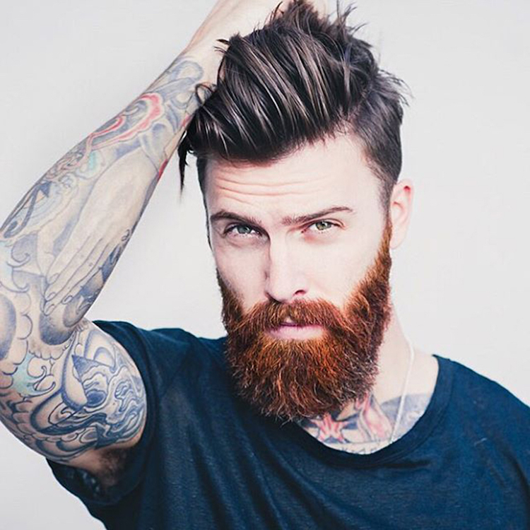 coupe-hipster-homme-undercut-cheveux-longs-dégradé-barbe-longue