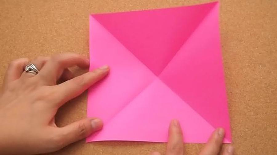 créer une fleur facile en origami
