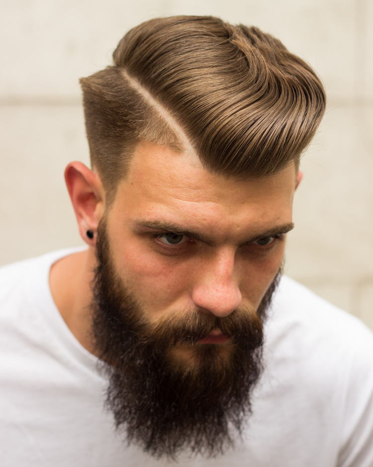 degradé-progressif-homme-coupe-homme-moderne-sidecut-barbe-longue