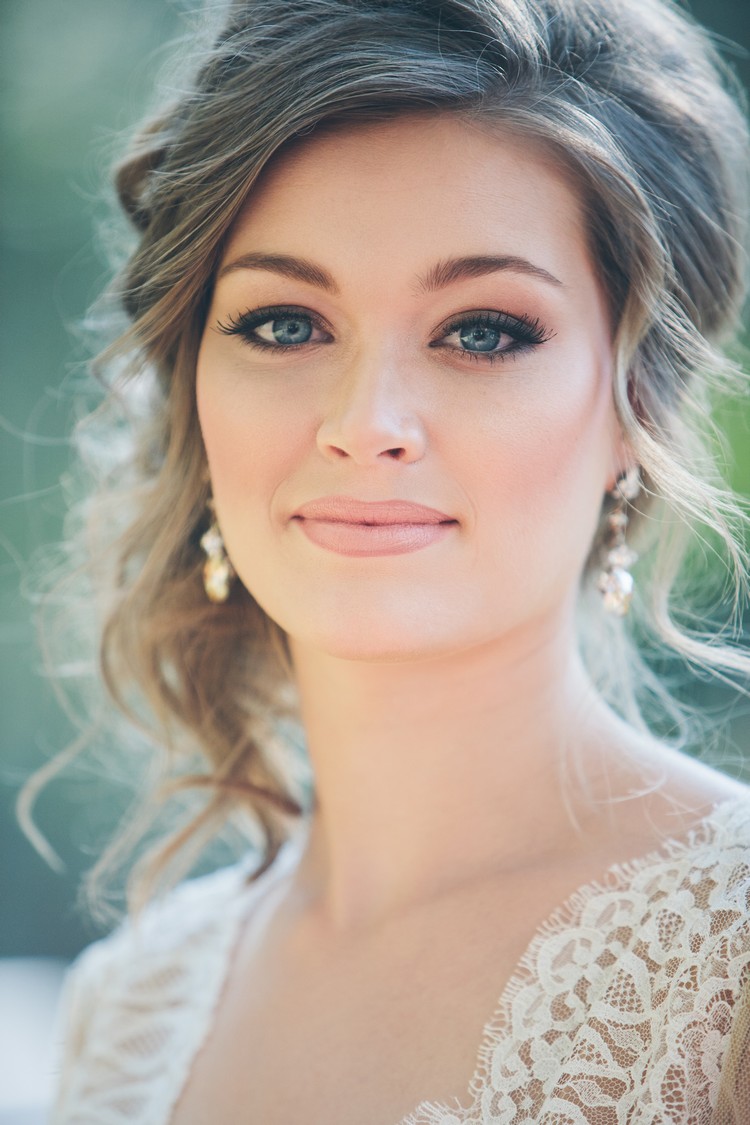 maquillage-mariage-rouge-fards-abricotés