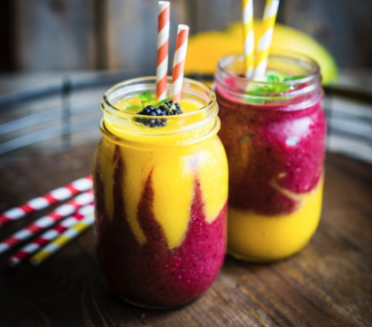 recette-smoothie-étagé-pot-verre-jaune-pourpre