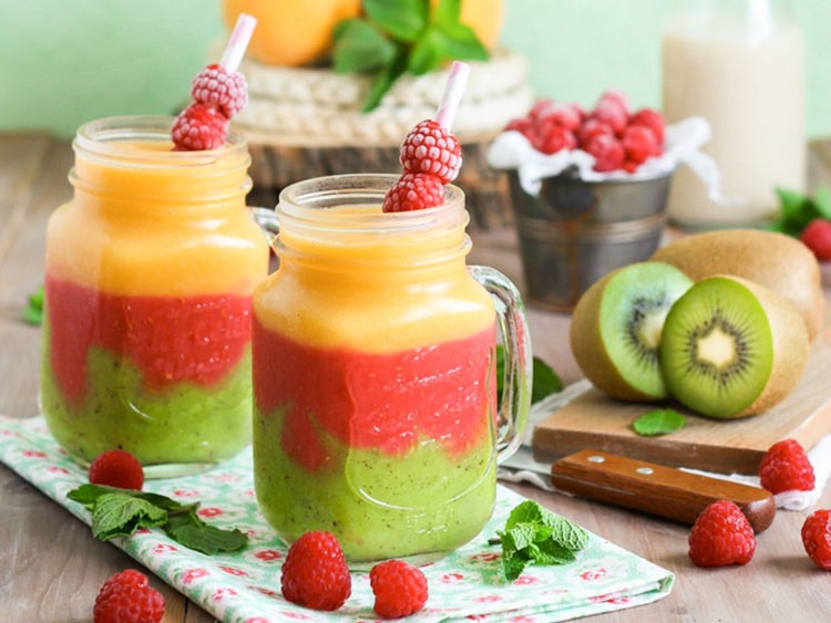 recette-smoothie-stack-frappé-3-étages-multicolores