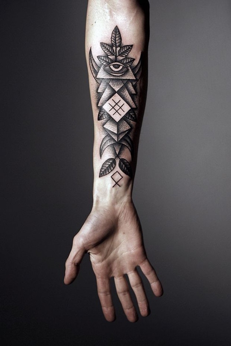 tatouage-avant-bras-motifs-géométriques
