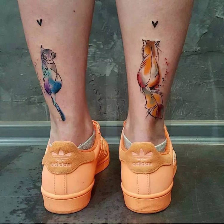 tatouage-cheville-femme-chats-aquarelle-arrière-chevilles