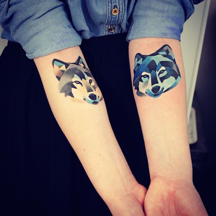 tatouage-loup-femme-avant-bras-tête-loup-couleur