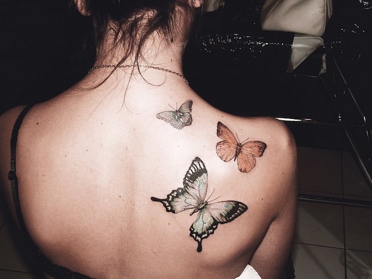 tatouage-papillon-femme-omoplate-papillons-différents-styles