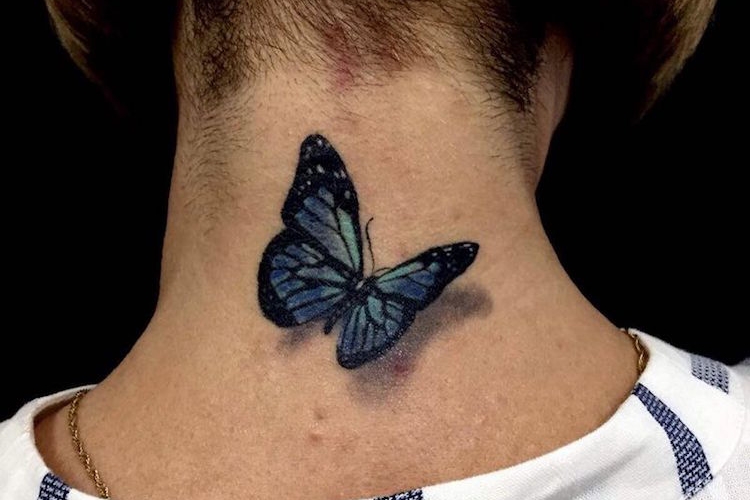Tatouage papillon femme – signification et idées