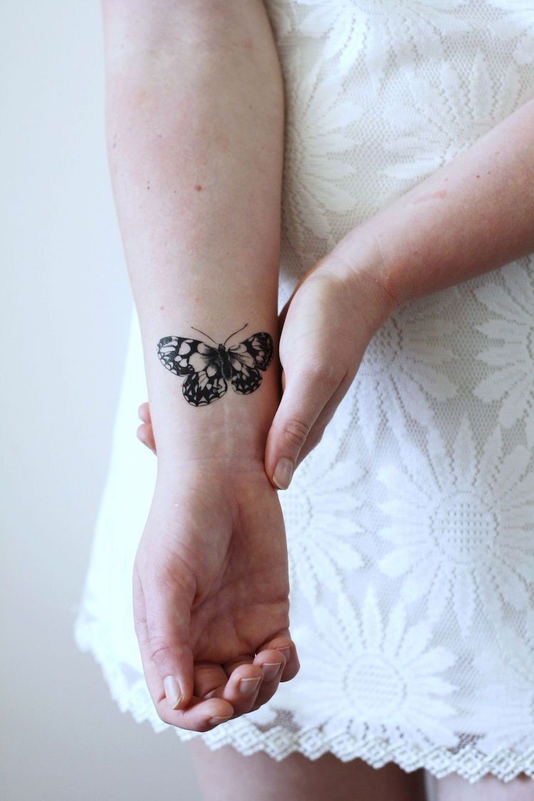 tatouage-papillon-poignet-idée-tatouage-femme