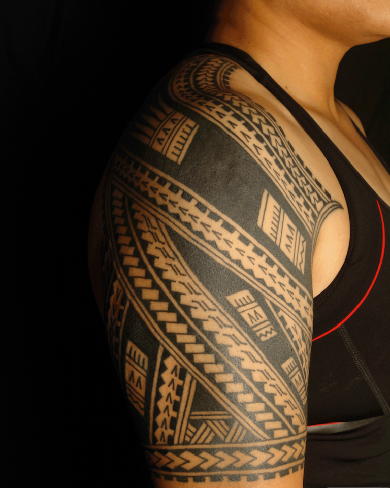 tatouage-polynésien-entrelacs-significations-variées