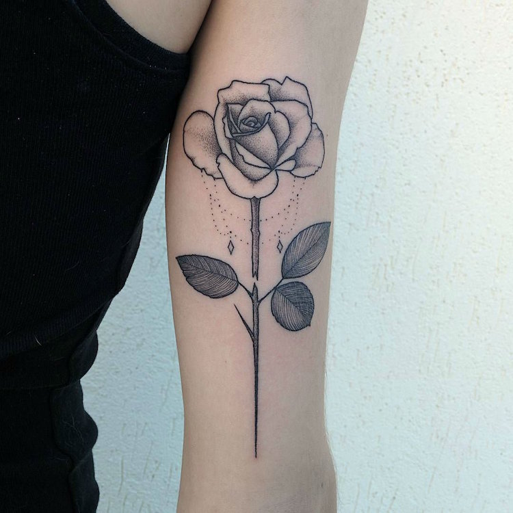 tatouage-rose-dotwork-avant-bras-femme