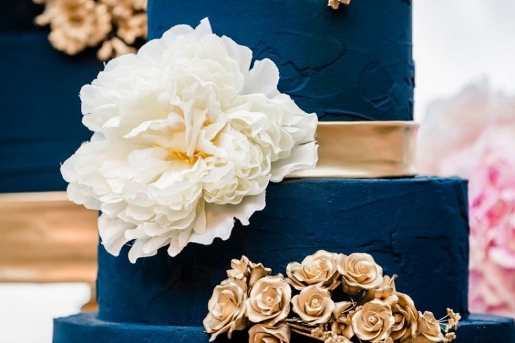 Thème mariage bleu et or, créez une cérémonie emprunte de noblesse!
