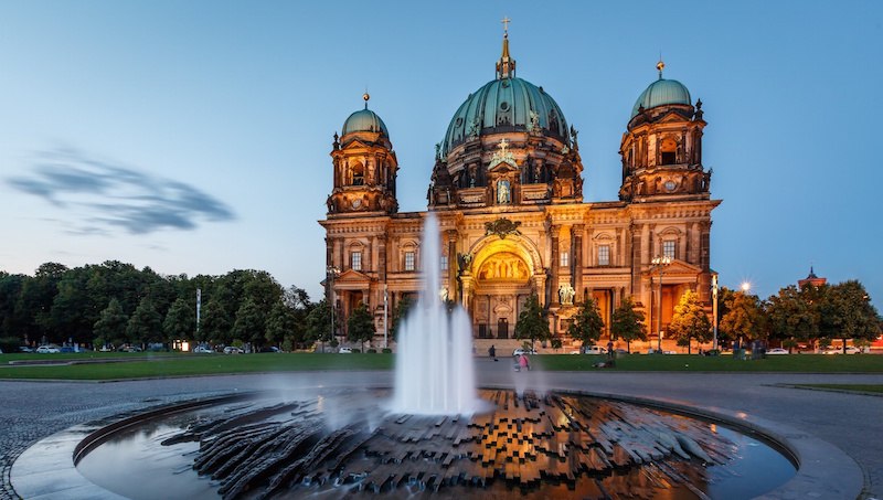 visite-guidee-Berlin-cathédrale-fontaine