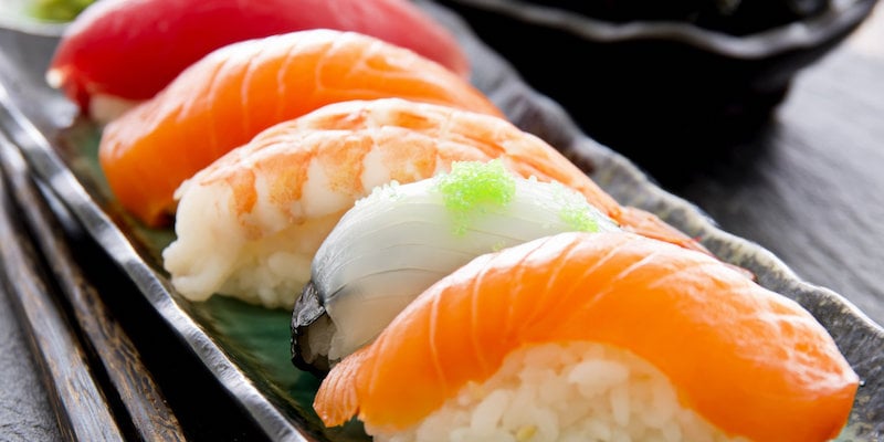 Sushi riz japonais saumon-crevette-tho
