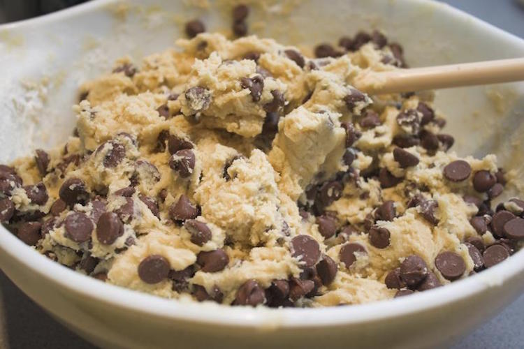 cookies-sans-gluten-préparation-pâte-pépites-chocolat