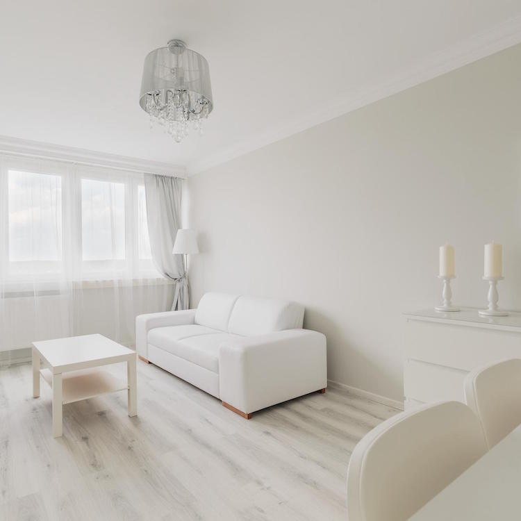 couleur-parquet-bois-blond-intérieur-blanc