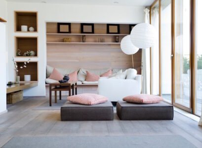 couleur-parquet-gris-clair-petit-salon-cosy