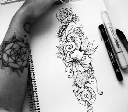 dessin-tatouage-mandala-fleurs-suite-Fibonacci