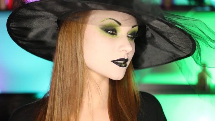 maquillage sorciere Halloween jolie-sorciere-fard-paupieres-vert