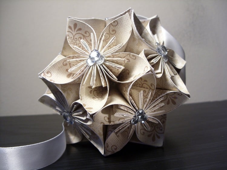 origami-fleur-arrangement-balle