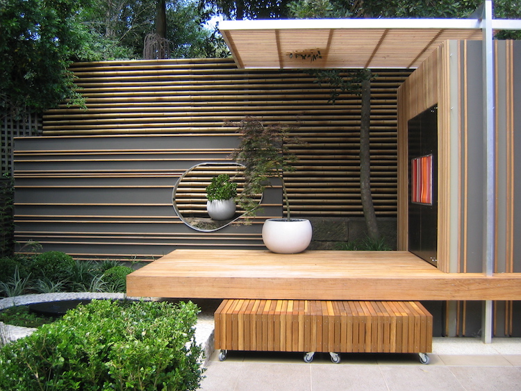palissade-exterieure-bambou-moderne-auvent-bois