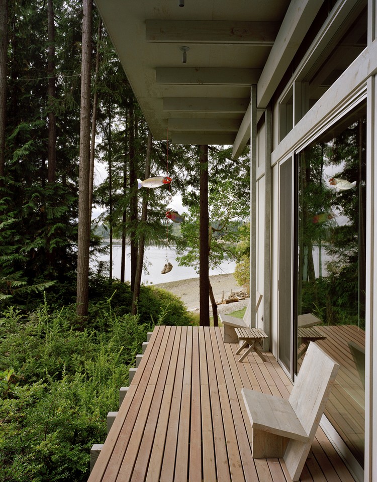 panneaux-contreplaqué-cabane-moderne-extérieur-terrasse