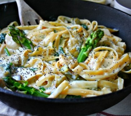 recette-tagliatelle-carbonara-asperges-graines-pavot