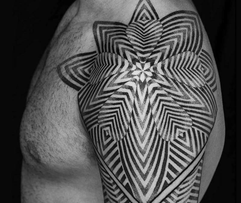 tatouage-3d-géométrique-technique dotwork