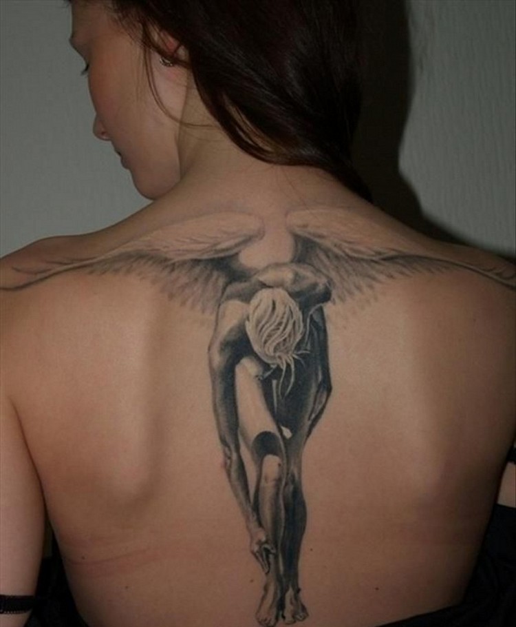 tatouage ange dos fille