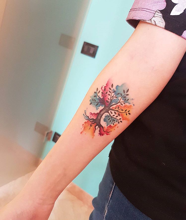 tatouage-arbre-vie-aquarelle-avant-bras