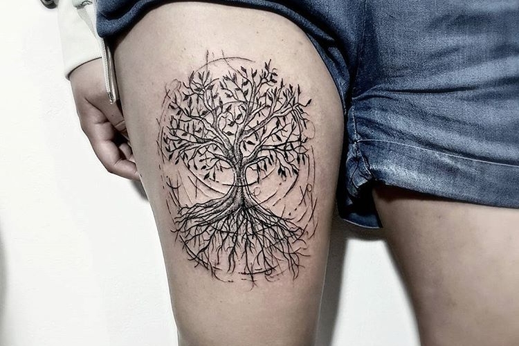 Tatouage arbre et tatouage arbre de vie : signification et inspirations
