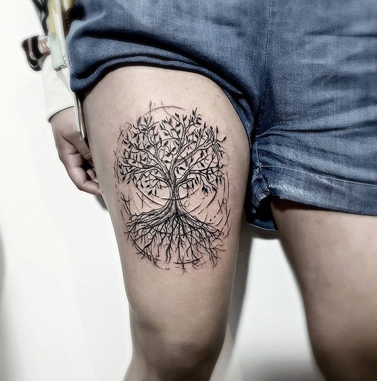 tatouage-arbre-vie-cercle-cuisse-femme