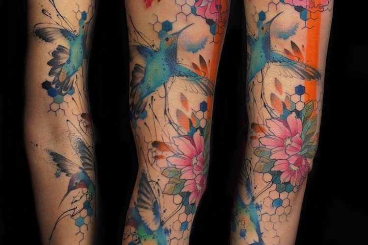 Tatouage bras femme - nos coups de cœur pour votre tatouage manchette