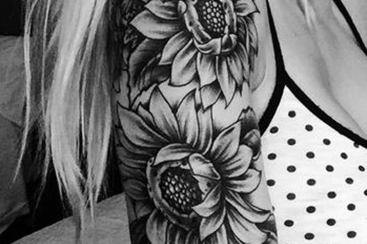 Tatouage Tournesol Noir Et Blanc