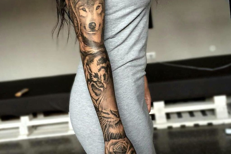 Tatouage bras femme - nos coups de cœur pour votre tatouage manchette