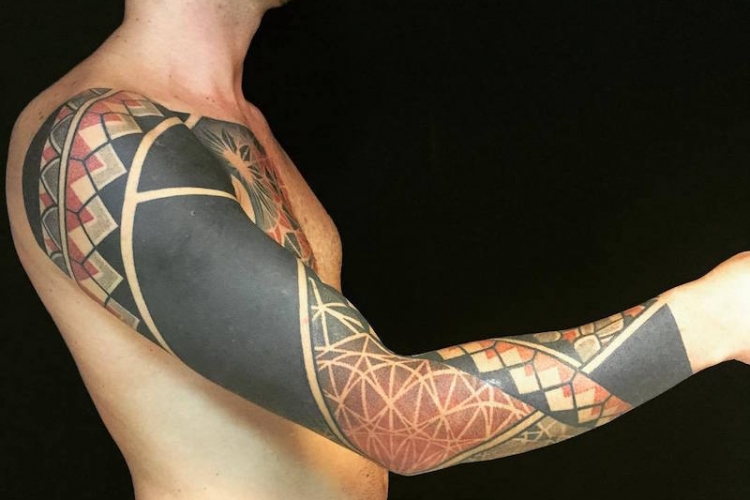 Tatouage bras homme : 50 tatouages homme en styles variés