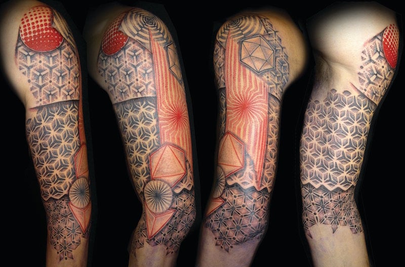 tatouage-bras-homme-dotwork-motifs-géométriques