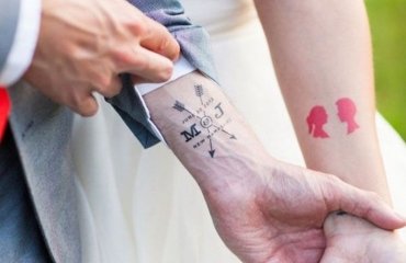 tatouage-couple-date-mariage-symboles-poignets