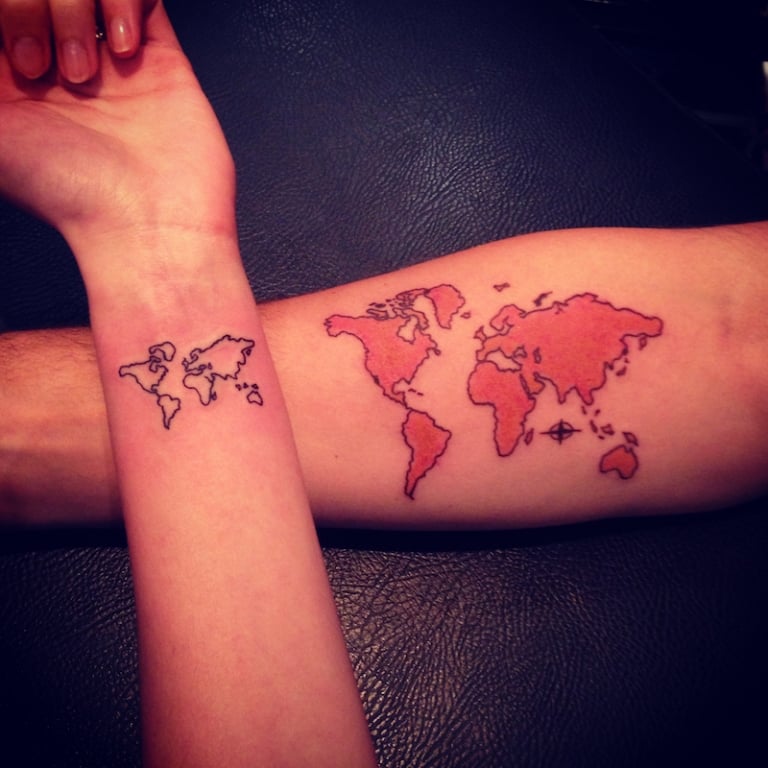 tatouage-couple-poignet-avant-bras-carte-monde