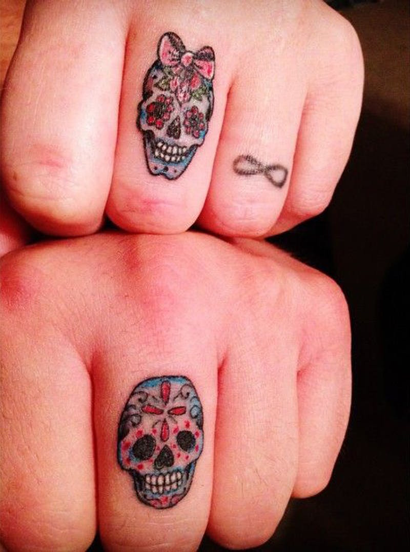 tatouage-couple-tête-de-mort-mexicaine-calavera
