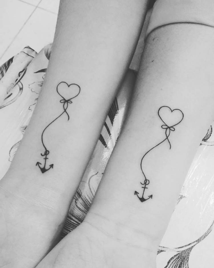 tatouage-cœur-ballon-ancre-avant-bras-femme-homme