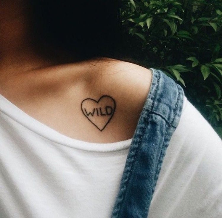 tatouage cœur inscription-wild-épaule-femme