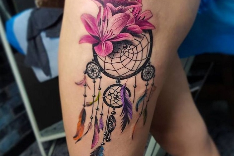 Tatouage fleur de lotus et tatouage fleur de lys : toutes nos