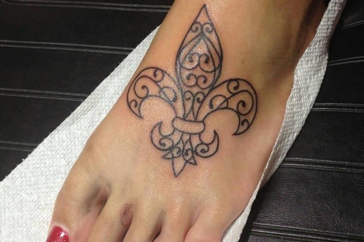 Tatouage fleur de lotus et tatouage fleur de lys : toutes nos