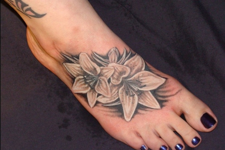 Tatouage fleur de lotus et tatouage fleur de lys : toutes nos
